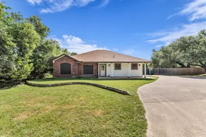7 Market Loop, Morgans Point Resort, TX 76513 - Photo 2