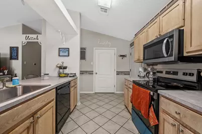 104 S Walnut Street, Lacy Lakeview, TX 76705 - Photo 12