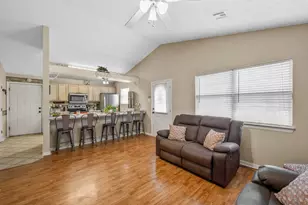 104 S Walnut St, Lacy Lakeview, TX 76705 - Photo 6