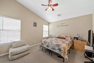 104 S Walnut Street, Lacy Lakeview, TX 76705 - Photo 14
