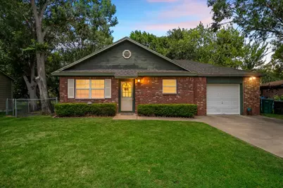 104 S Walnut Street, Lacy Lakeview, TX 76705 - Photo 1