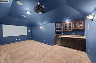 2696 Bonita Dr, Grand Prairie, TX 75054 - Photo 2
