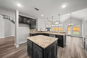 2696 Bonita Dr, Grand Prairie, TX 75054 - Photo 6
