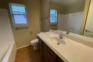 705 Rambling Ct, Granbury, TX 76049 - Photo 6