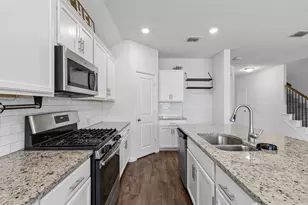9105 Silver Dollar Dr, Fort Worth, TX 76131 - Photo 10
