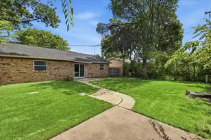 5670 Philadelphia Ct, Watauga, TX 76148 - Photo 38