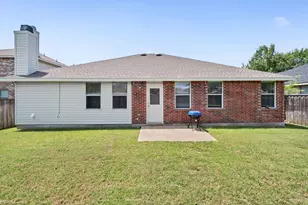 2140 Hacienda Ct, Grand Prairie, TX 75052 - Photo 22