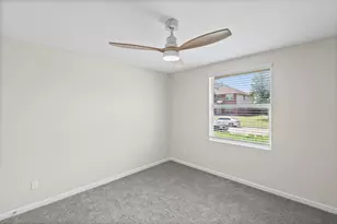 2140 Hacienda Ct, Grand Prairie, TX 75052 - Photo 18