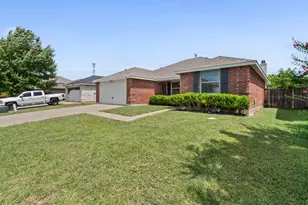 2140 Hacienda Ct, Grand Prairie, TX 75052 - Photo 24