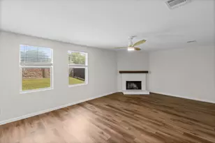 2140 Hacienda Ct, Grand Prairie, TX 75052 - Photo 2