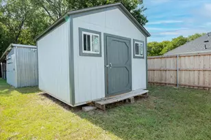 308 Hallvale Dr, White Settlement, TX 76108 - Photo 22