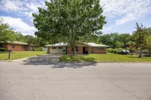 575 N Charlotte Ave, Stephenville, TX 76401 - Photo 2