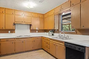 575 N Charlotte Ave, Stephenville, TX 76401 - Photo 10