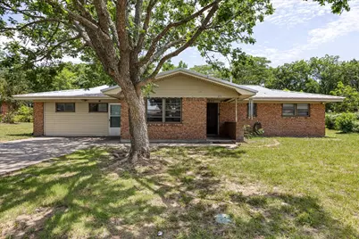 575 N Charlotte Avenue, Stephenville, TX 76401 - Photo 1