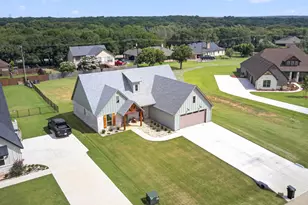 2604 Candlestick Dr, Granbury, TX 76049 - Photo 4