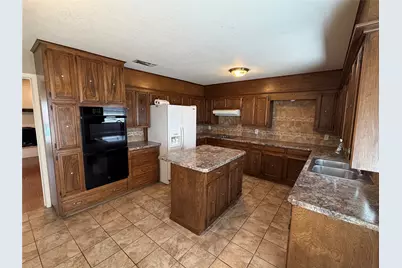 821 E Highway 199, Springtown, TX 76082 - Photo 8