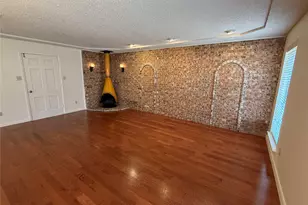 821 E Hwy 199, Springtown, TX 76082 - Photo 10