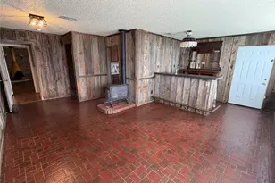 821 E Hwy 199, Springtown, TX 76082 - Photo 16
