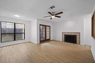 2103 Friendly Dr, Arlington, TX 76011 - Photo 8