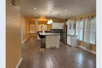 700 Stonedale Drive, Arlington, TX 76002 - Photo 2
