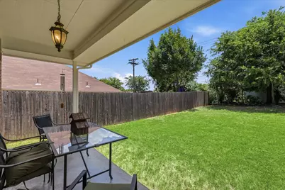 121 S Blue Bonnet Circle, Justin, TX 76247 - Photo 32