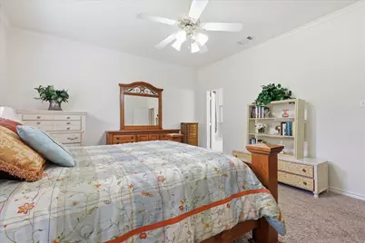 121 S Blue Bonnet Circle, Justin, TX 76247 - Photo 18