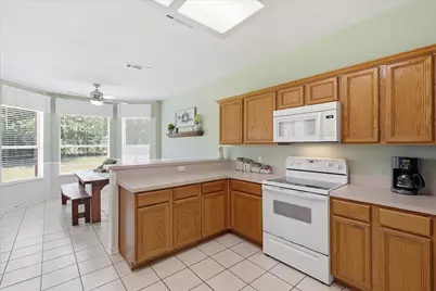 121 S Blue Bonnet Circle, Justin, TX 76247 - Photo 14