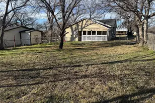 430 E Parnell St, Denison, TX 75021 - Photo 14
