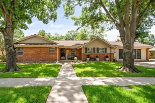 1409 Sundale St, Ennis, TX 75119 - Photo 1