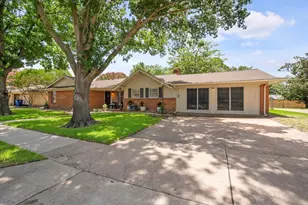 1409 Sundale St, Ennis, TX 75119 - Photo 2
