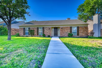 327 Southerland Avenue, Mesquite, TX 75150 - Photo 1