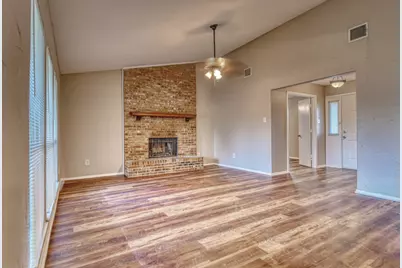327 Southerland Avenue, Mesquite, TX 75150 - Photo 8