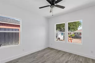 9704 Valley Mills Ln, Dallas, TX 75227 - Photo 14
