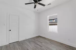 9704 Valley Mills Ln, Dallas, TX 75227 - Photo 16