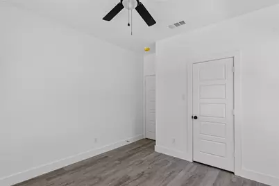9704 Valley Mills Lane, Dallas, TX 75227 - Photo 14