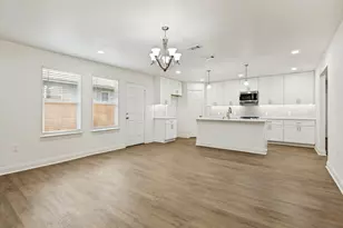 3327 Garden Ln, Dallas, TX 75215 - Photo 6
