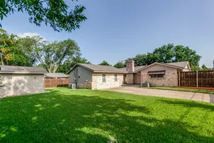 701 Brentwood Ln, Richardson, TX 75080 - Photo 2