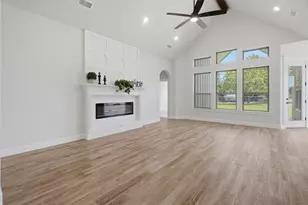 1202 Azalea Ln, Waxahachie, TX 75165 - Photo 4