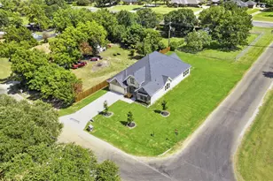 1202 Azalea Ln, Waxahachie, TX 75165 - Photo 2