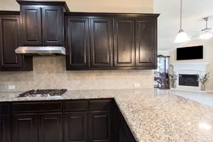 2956 Salina Dr, Grand Prairie, TX 75054 - Photo 8