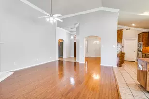 3208 Serpis, Grand Prairie, TX 75054 - Photo 10