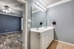 3208 Serpis, Grand Prairie, TX 75054 - Photo 4