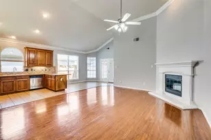 3208 Serpis, Grand Prairie, TX 75054 - Photo 8