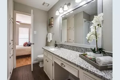 1605 5th Avenue #3, Fort Worth, TX 76104 - Photo 2