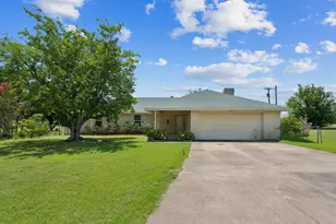 700 Panorama Loop, Waxahachie, TX 75165 - Photo 1