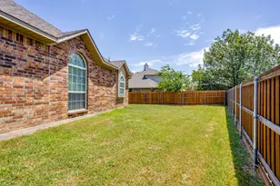 2912 Crystal Way, Grand Prairie, TX 75052 - Photo 36