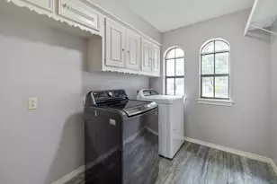 1527 Estates Way, Carrollton, TX 75006 - Photo 10
