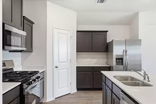 722 Orchid Wy, Pilot Point, TX 76258 - Photo 10