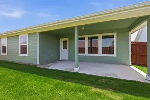 722 Orchid Wy, Pilot Point, TX 76258 - Photo 4