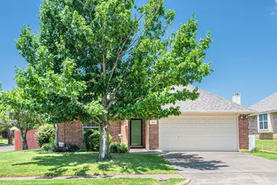 514 Renee Drive, Euless, TX 76040 - Photo 2
